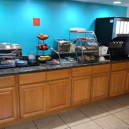 Howard Johnson By Wyndham Salinas Ngoại thất bức ảnh