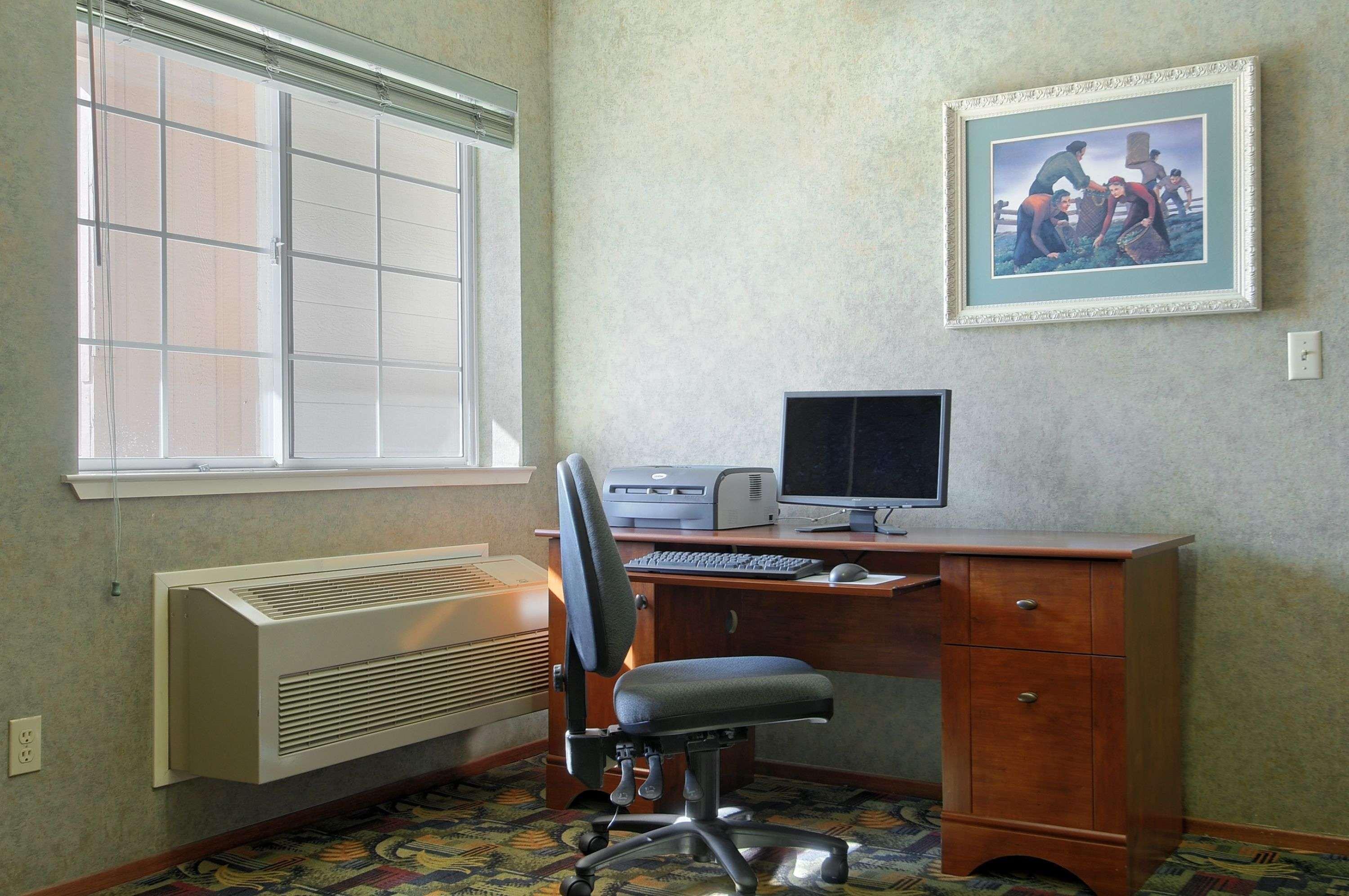 Howard Johnson By Wyndham Salinas Ngoại thất bức ảnh