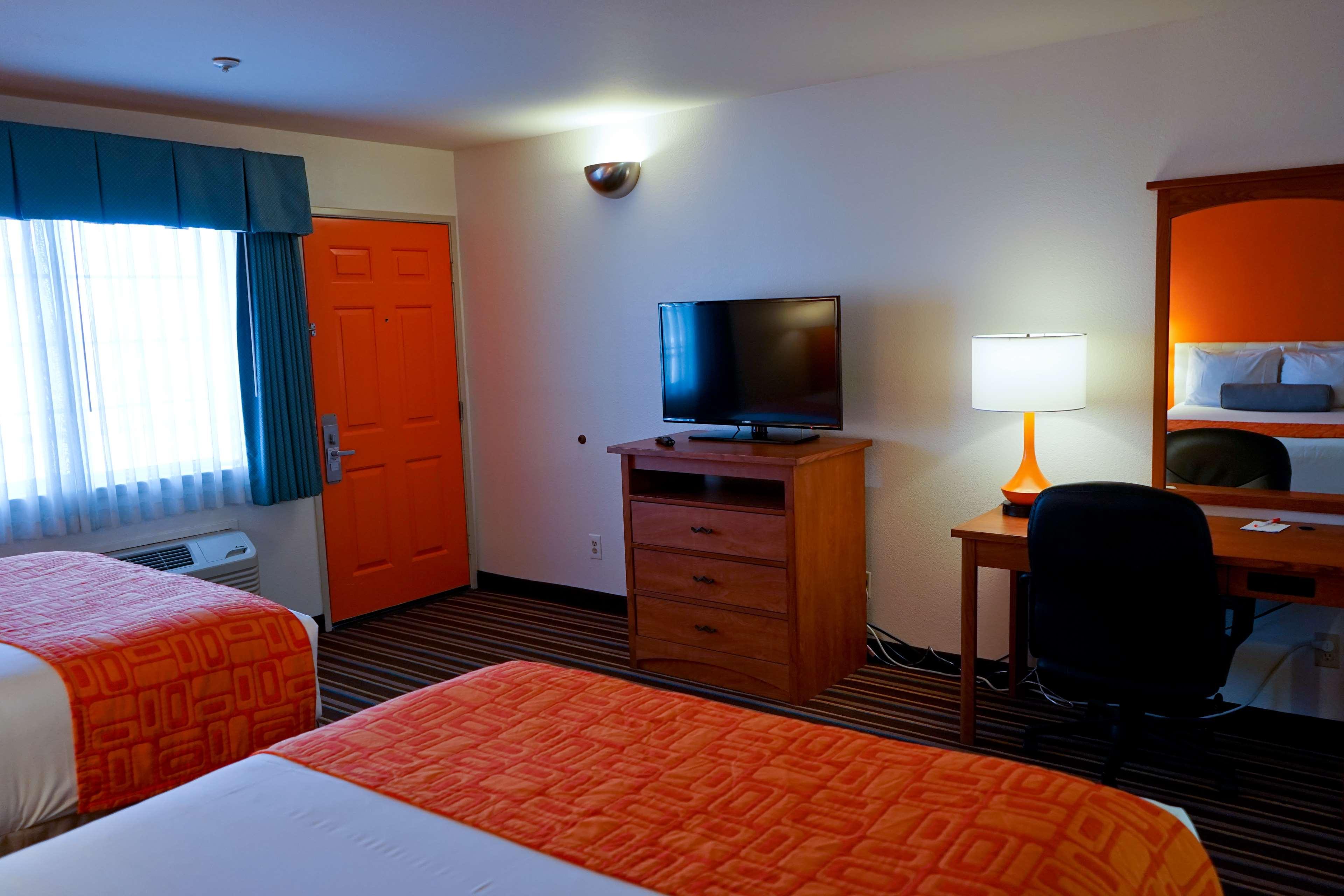 Howard Johnson By Wyndham Salinas Ngoại thất bức ảnh