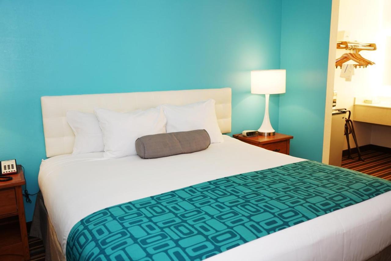 Howard Johnson By Wyndham Salinas Ngoại thất bức ảnh