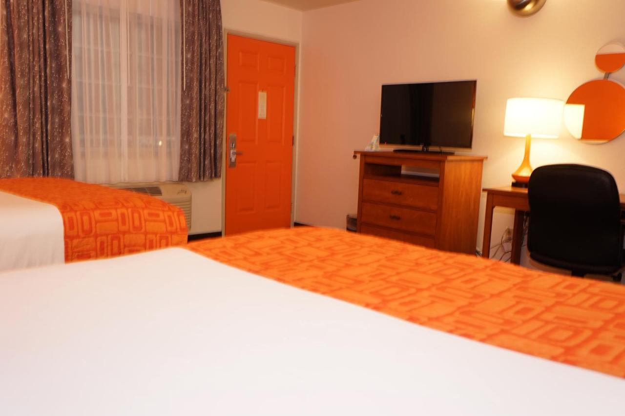 Howard Johnson By Wyndham Salinas Ngoại thất bức ảnh
